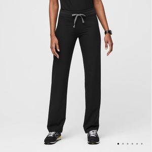 FIGS Livingston™ Basic Scrub Pants size M